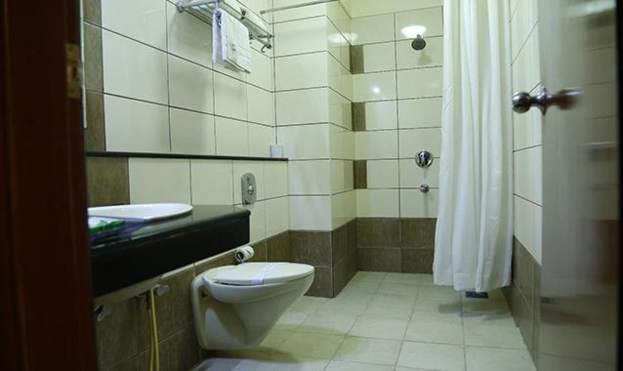 Fabhotel Prime Chennai Deluxe Kültér fotó