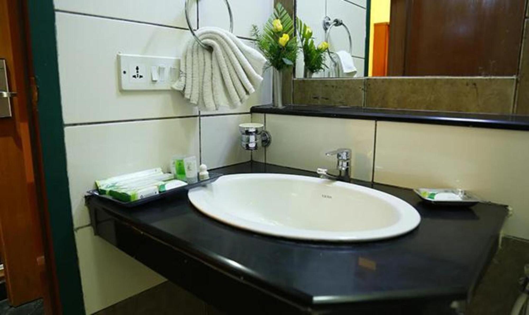 Fabhotel Prime Chennai Deluxe Kültér fotó